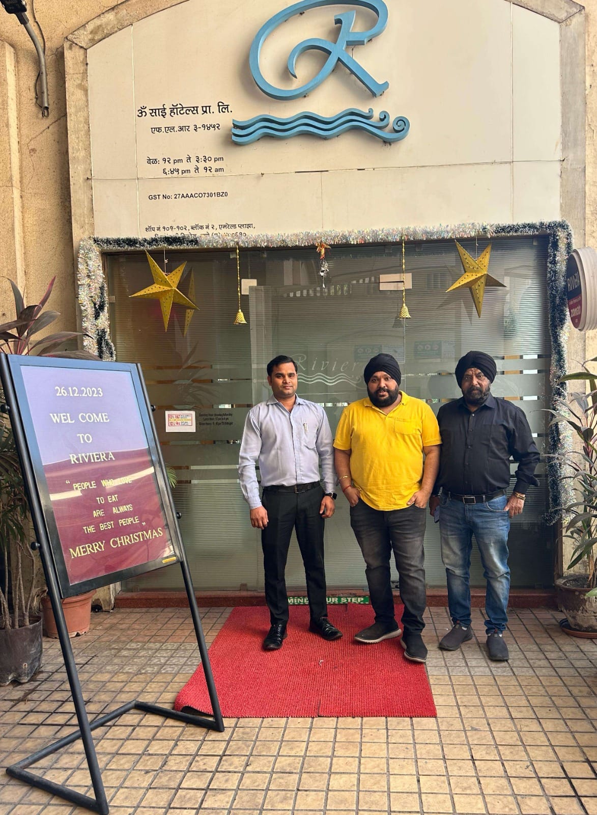 Rivieria Restaurant in Thane’s Vasant Vihar Wins Hearts with Signature Dishes, Applauded by Renowned Blogger Randeep Gujral from Turbanmirchie and FDCWC General Secretary