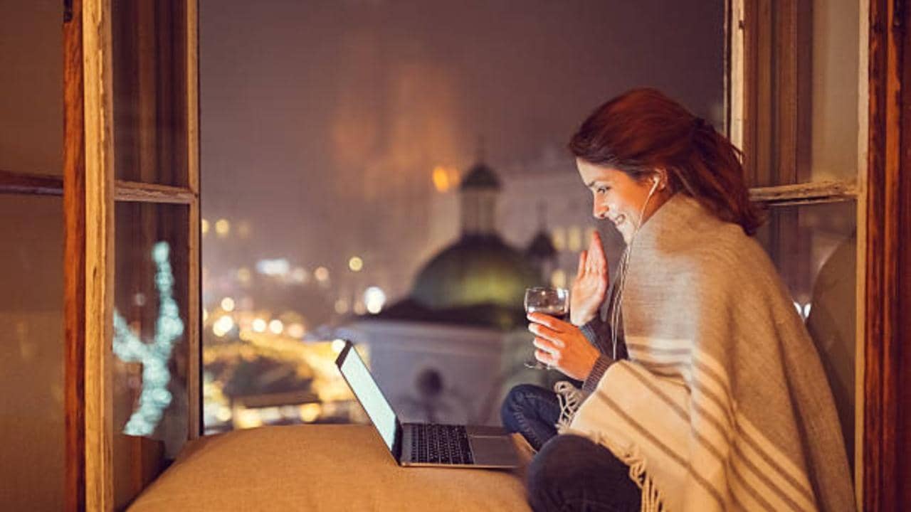 Online dating individuals share tips to spark a meaningful connection with your
